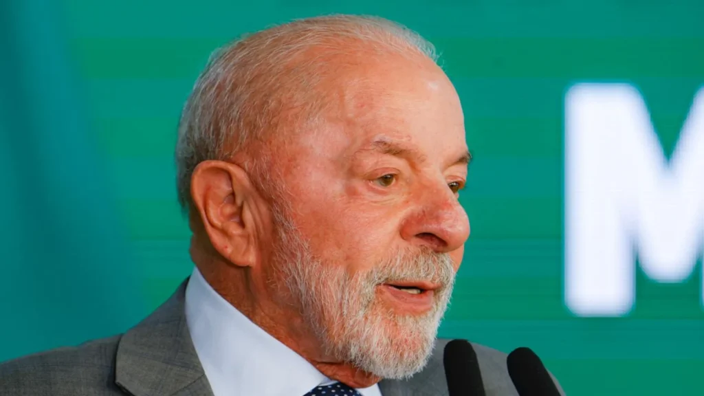 Campanha de Lula solicita ao TSE suspensão de canal de Flávio Bolsonaro