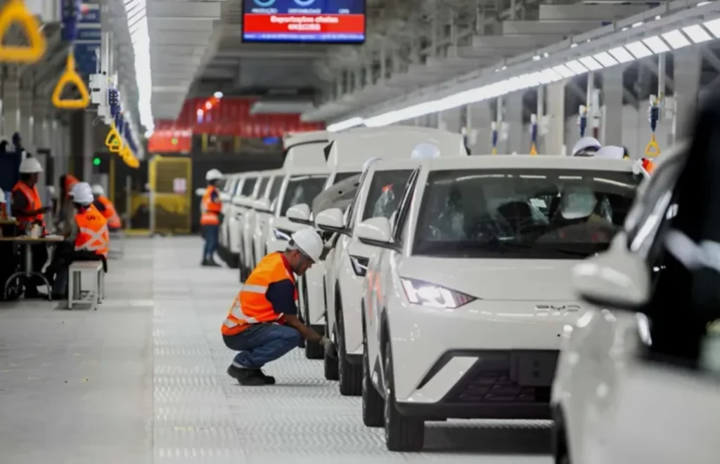 China projeta 70% das vendas de carros com nova energia até 2030