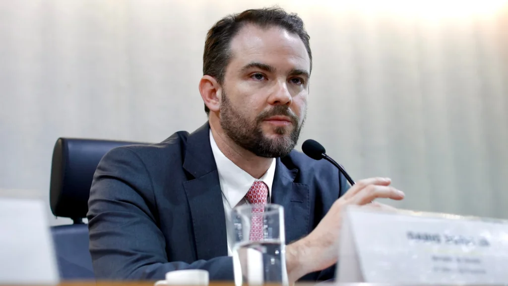 Durigan prevê ajuste fiscal e juros menores em possível novo mandato de Lula