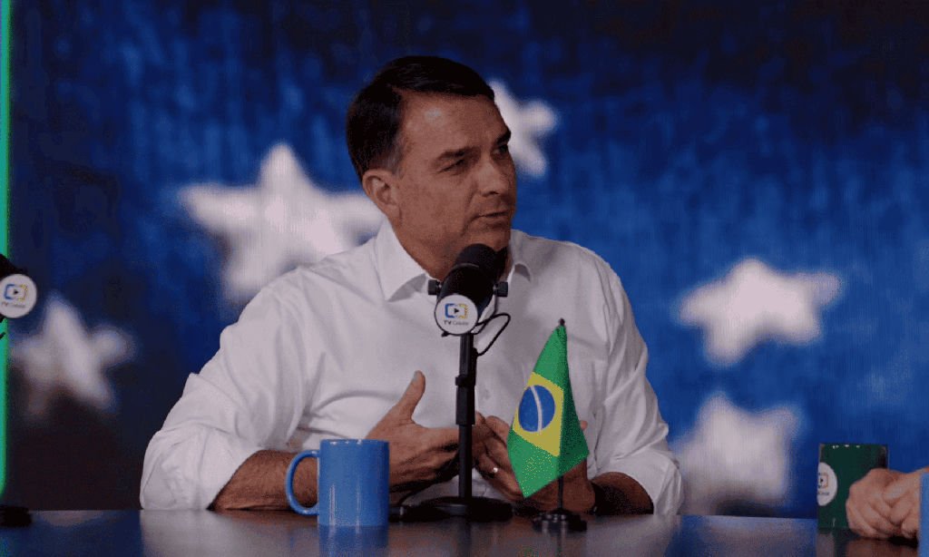 Flávio Bolsonaro critica promessas de Lula sobre canetas emagrecedoras no SUS