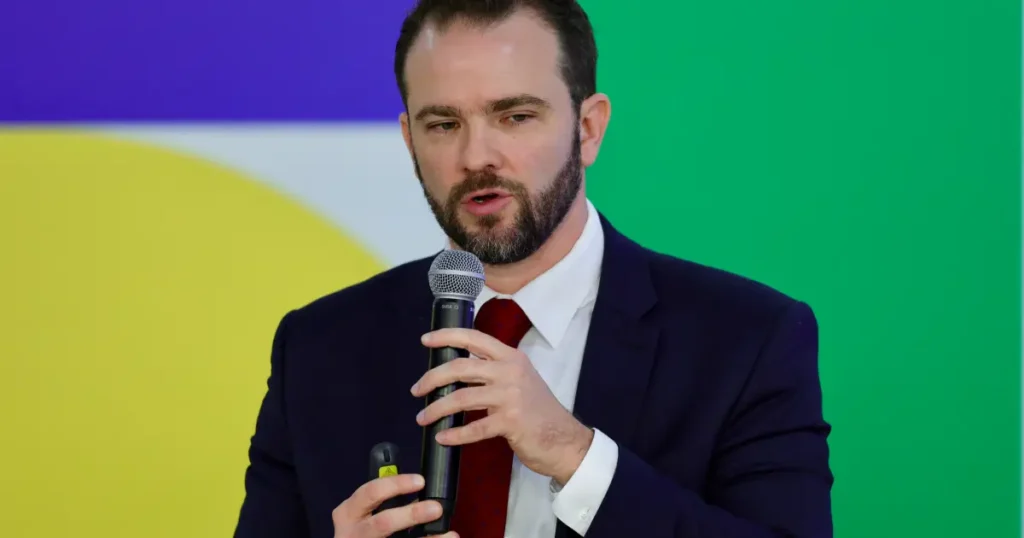 Governo planeja novas ações para reduzir dívidas das famílias, afirma ministro