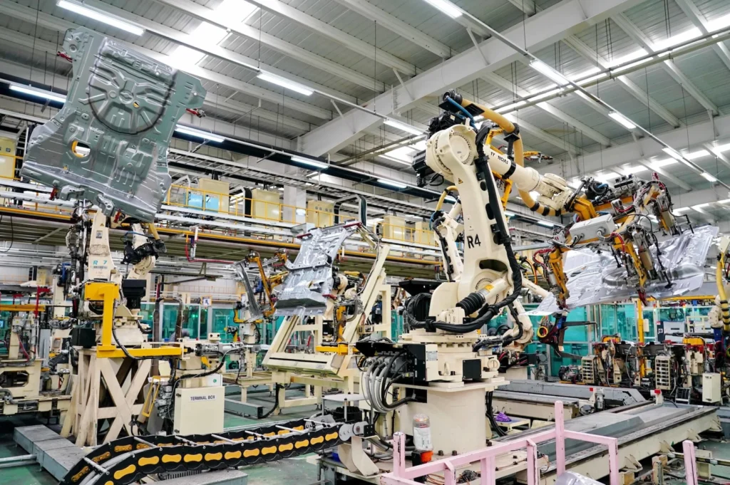 Indústrias de alta tecnologia impulsionam economia da China em agosto