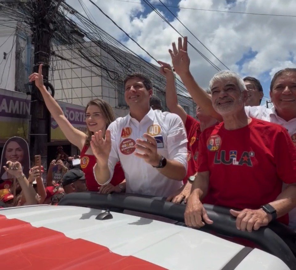 João Campos lidera caminhada no Cabo de Santo Agostinho com aliados políticos