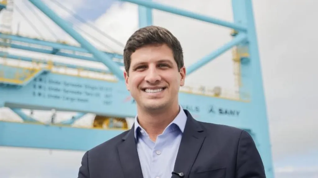 João Campos propõe isenção de IPVA para motoristas de aplicativo em Pernambuco