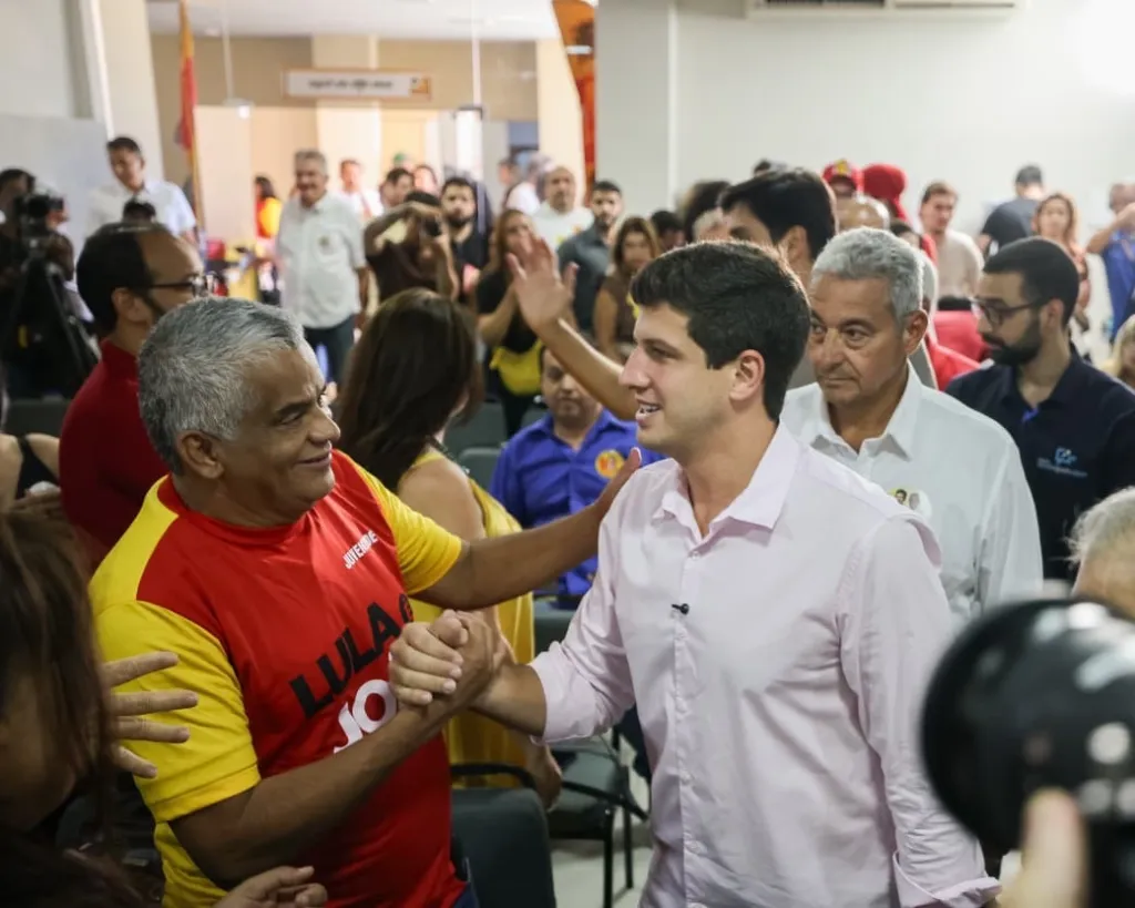 João Campos propõe nova ponte entre Petrolina e Juazeiro em evento de aniversário