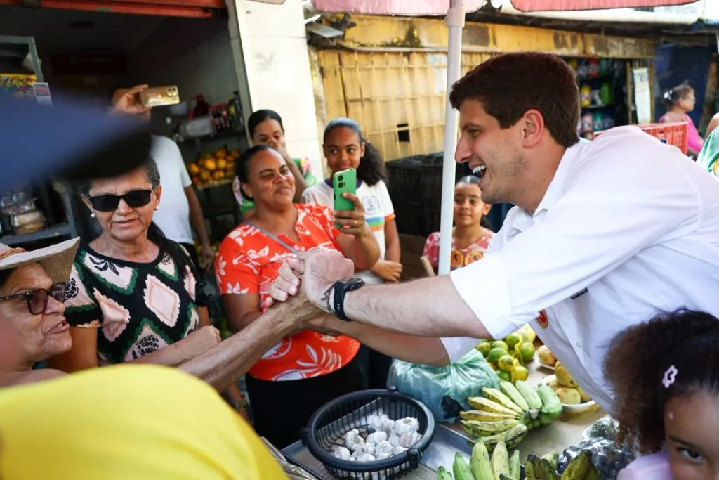 João Campos propõe retorno do 13º do Bolsa Família em Pernambuco