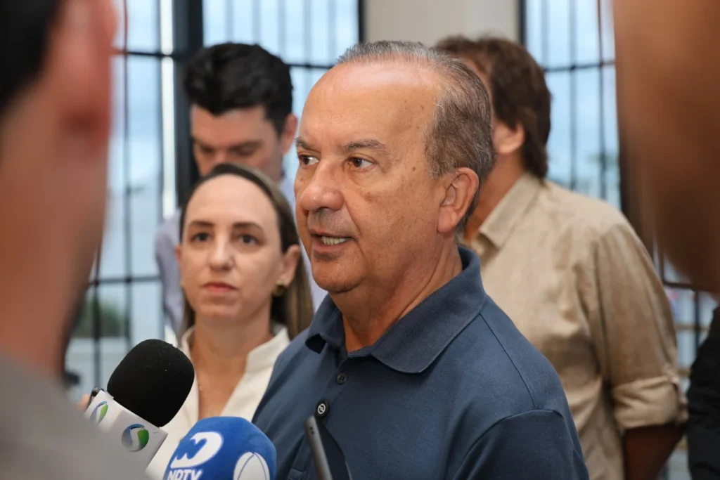 Jorginho Mello lidera intenções de voto para governo de SC