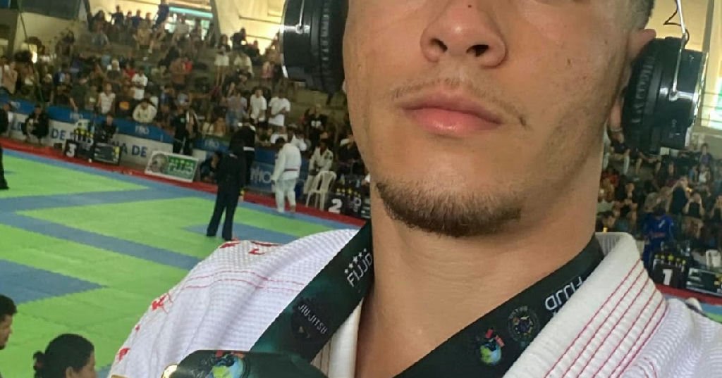 Jovem de Araripina conquista título sul-americano de Jiu-jitsu