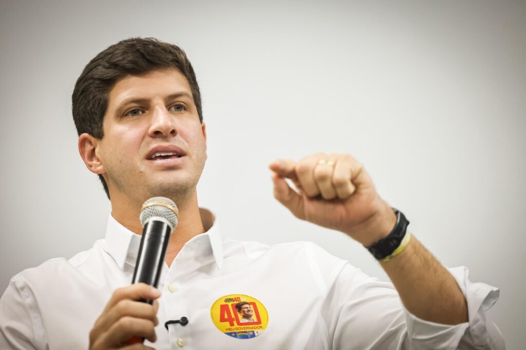 Justiça determina investigação da PF sobre panfleto contra Raquel Lyra