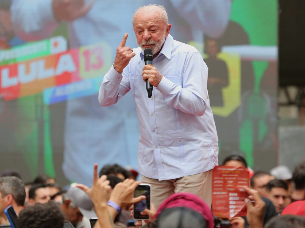 Lula alerta Trump para não interferir nas eleições brasileiras