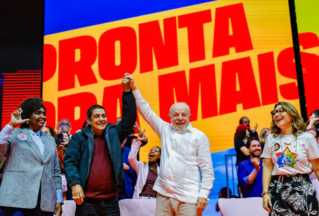 Lula reúne artistas em ato cultural no Rio de Janeiro