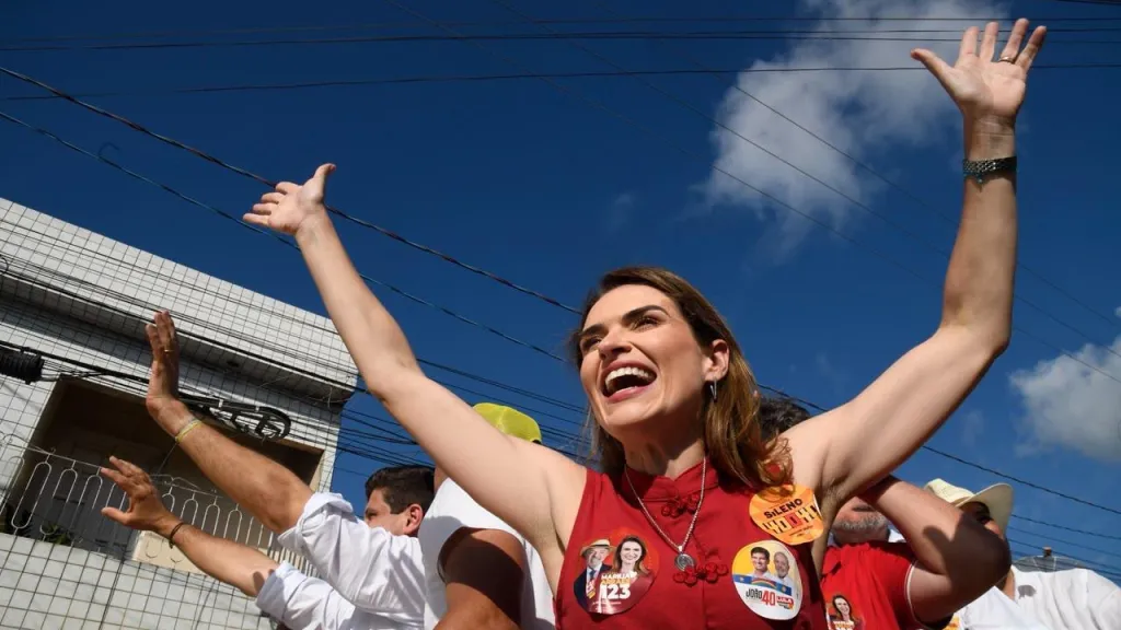 Marília Arraes avança e lidera corrida ao Senado em Pernambuco