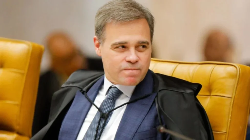 Mendonça solicita detalhes sobre mensagem de Vorcaro a Moraes