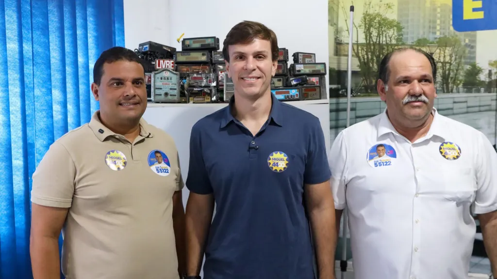 Miguel Coelho e Davi Muniz conquistam apoio dos taxistas pernambucanos
