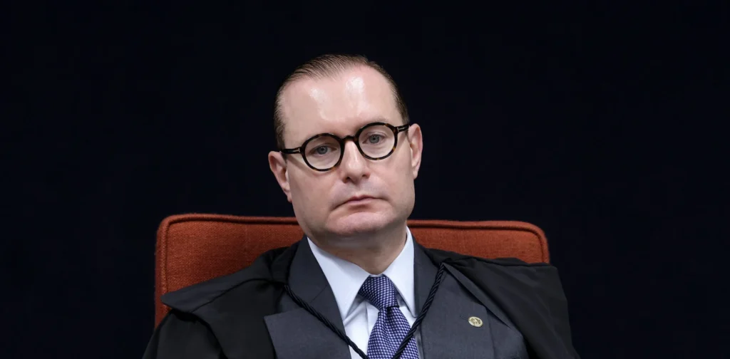 Ministro do STF exige dados de celular de empresário em investigação