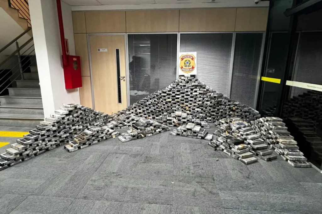 Polícia Federal apreende 725 kg de cocaína em residência em SC