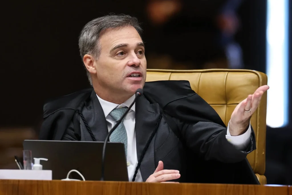 Prazo para resposta de Mendonça sobre acusações de Moraes chega ao fim