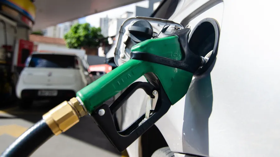 Preços da gasolina em Araripina variam até R$ 0,81 por litro, aponta ANP