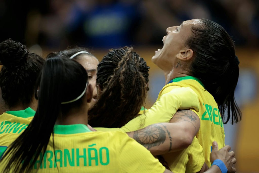 Senado aprova projeto que prioriza futebol feminino no Brasil