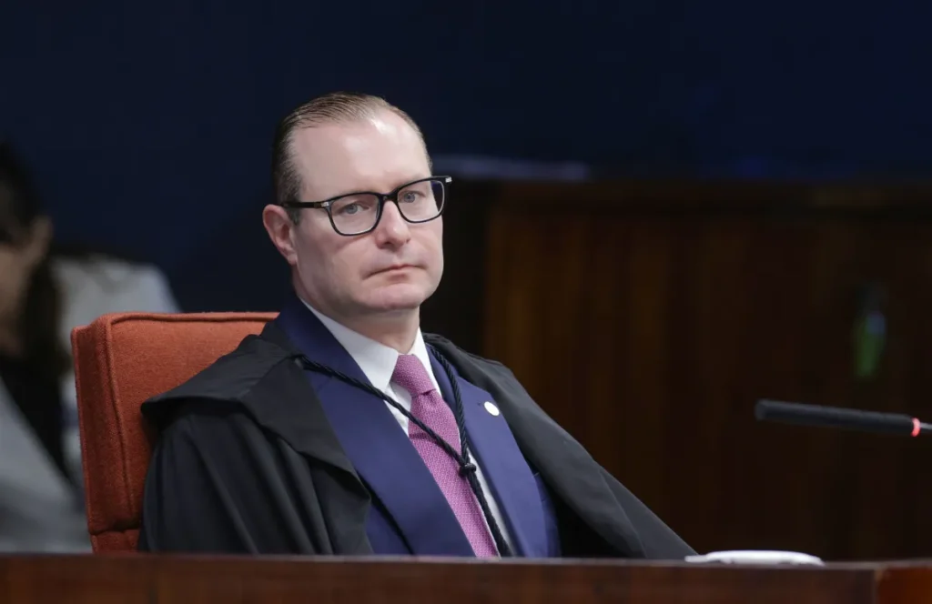 STF recebe dados do celular de ex-banqueiro para análise