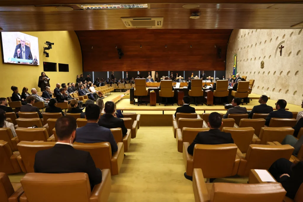 STF retoma julgamento sobre licenças parentais e planos de saúde