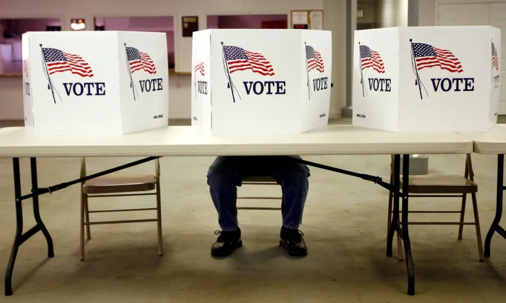 Suprema Corte dos EUA avalia regra de Trump sobre voto por correio