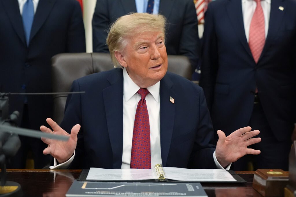 Trump pede a Zelenski que cesse ataques à indústria petrolífera russa