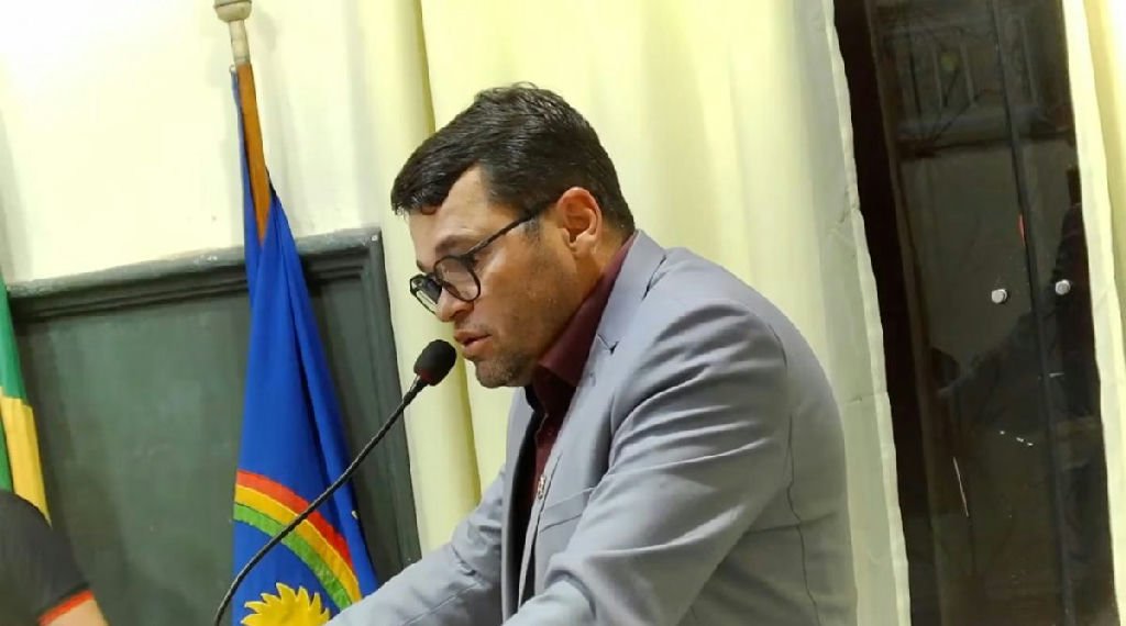 Vereador de Angelim se retrata após chamar governadora de "louca"