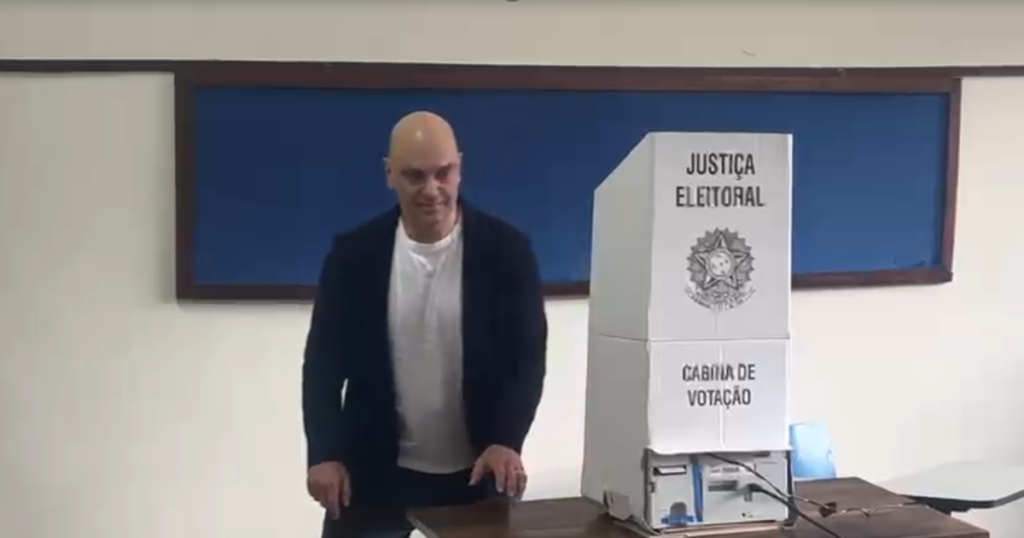 Alexandre de Moraes participa do 2º turno das eleições em São Paulo
