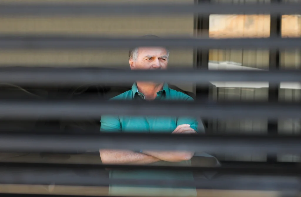 Bolsonaro solicita ao STF retomada de visitas de Flávio na prisão domiciliar