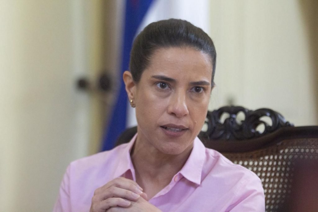 Colegas cobram posicionamento democrático de Raquel Lyra