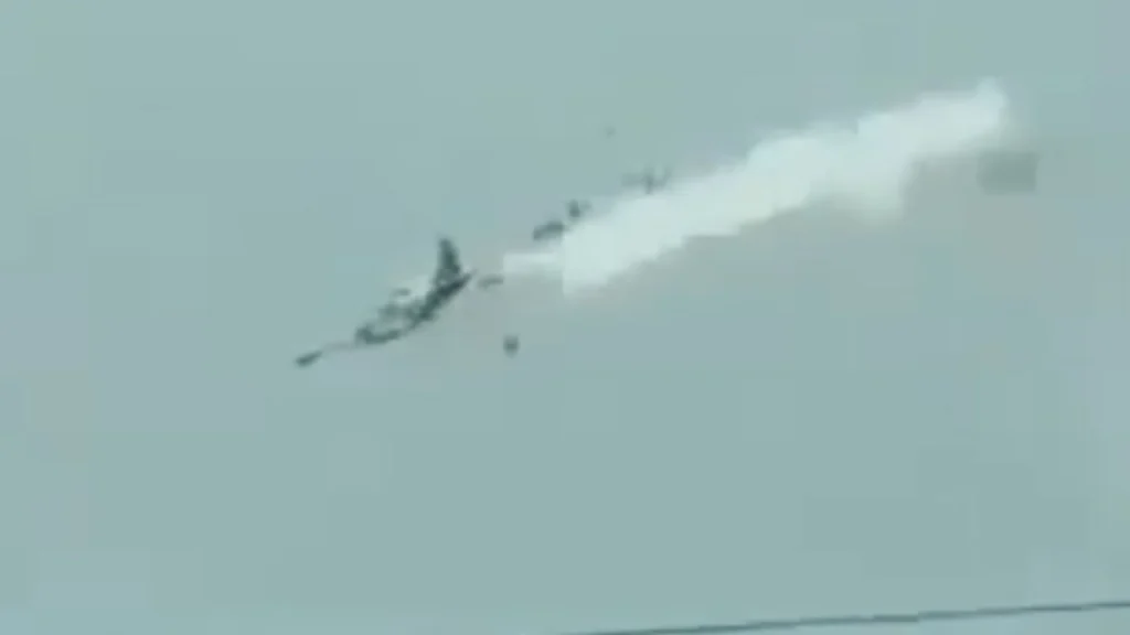 Colisão de aviões militares nas Filipinas resulta em quatro mortes