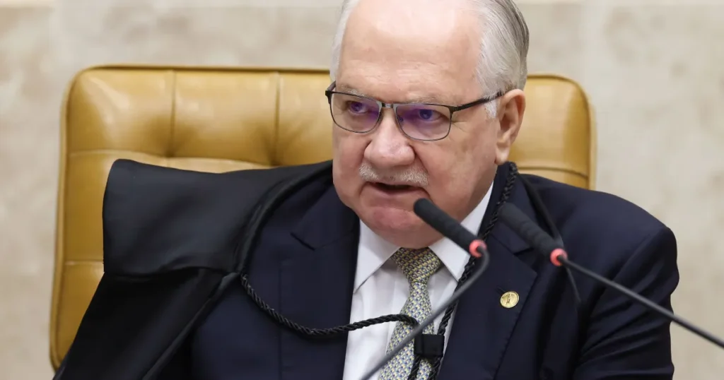 Fachin devolve caso do INSS a Mendonça e mantém Operação Master