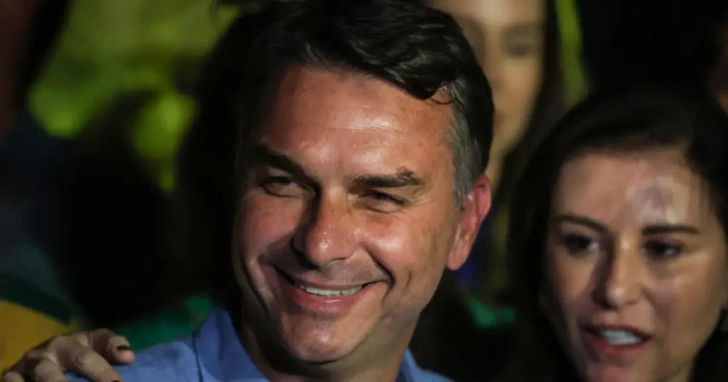 Flávio Bolsonaro e os projetos que podem avançar com apoio no Congresso