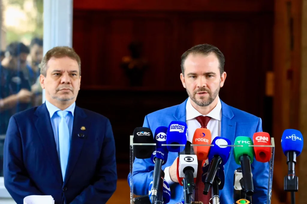 Governo planeja emenda constitucional para reforçar meta fiscal
