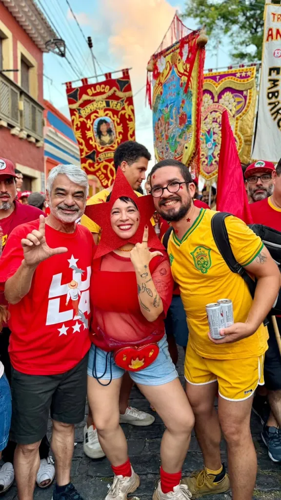Humberto Costa lidera atos pró-democracia e apoio a Lula em Recife e Olinda