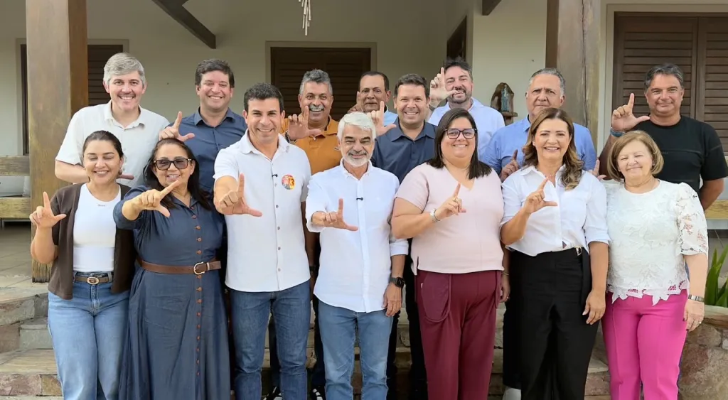 Humberto Costa reúne prefeitos para fortalecer campanha de Lula em Pernambuco