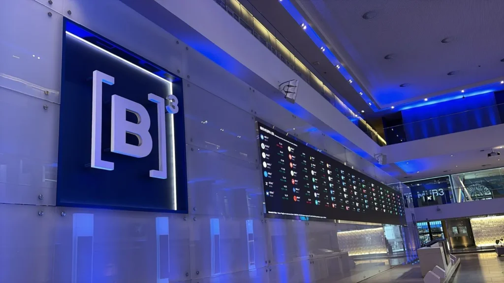 Ibovespa recua com incertezas eleitorais e cenário econômico