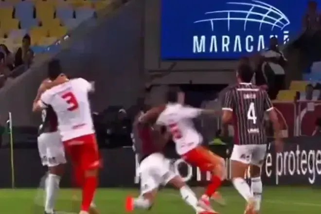 Internacional contesta arbitragem após derrota para o Fluminense