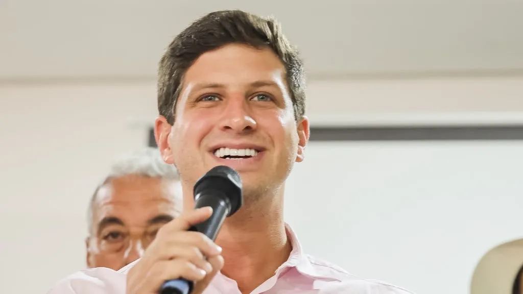 João Campos busca impedir aumento na conta de água em Pernambuco