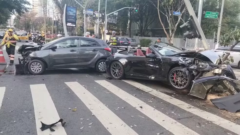Justiça de SP condena influenciadores a indenizar vítimas de acidente de carro