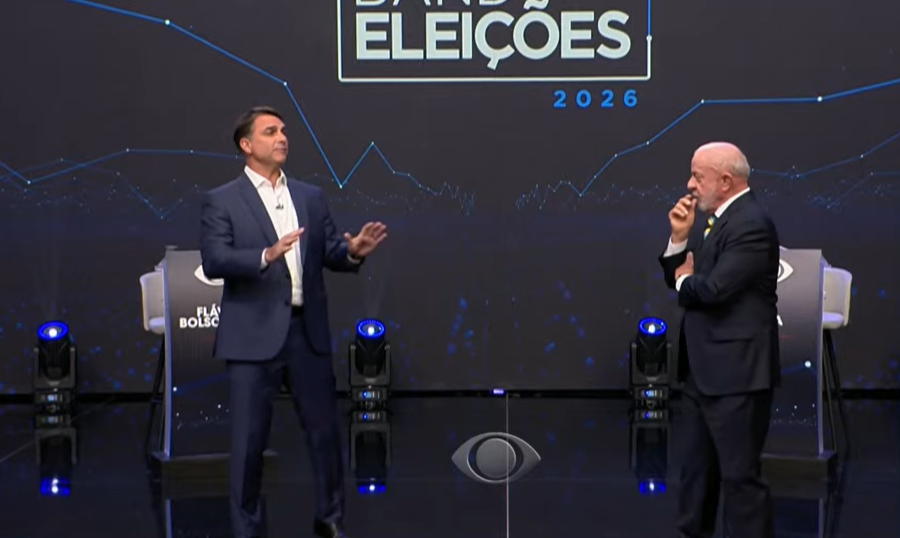 Lula propõe economia verde enquanto Flávio foca em internet no debate