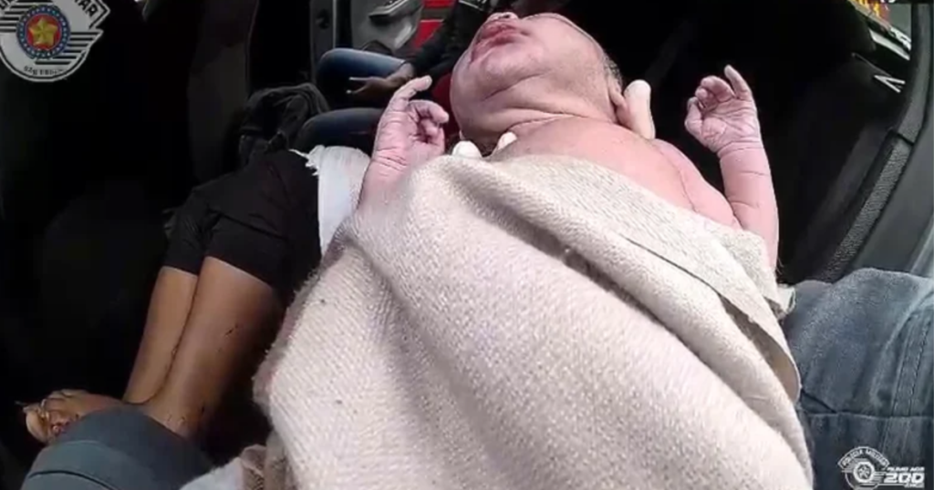 Mãe dá à luz em carro de aplicativo no centro de São Paulo