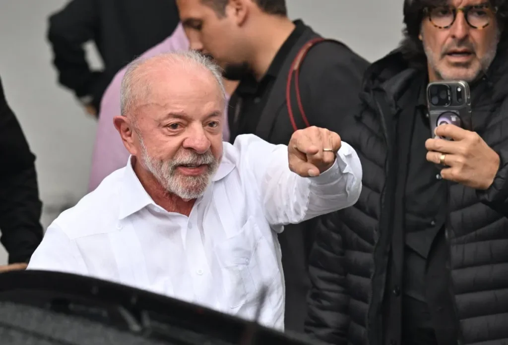 Mercado prevê dólar a R$ 5,40 em 2027 com reeleição de Lula