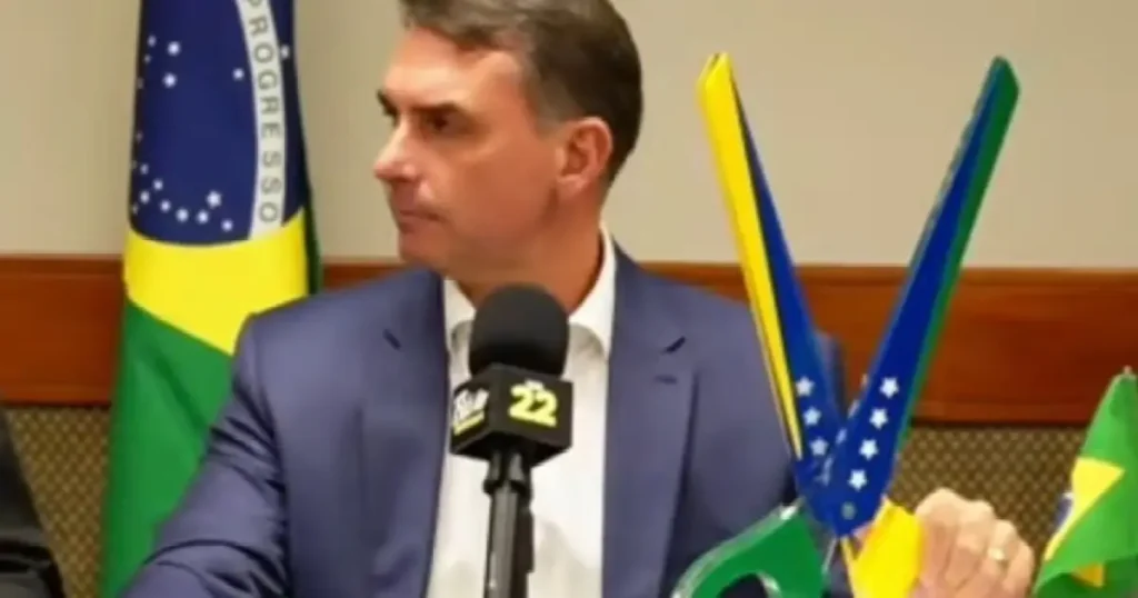 Mercado reage com queda nos juros após vitória de Flávio Bolsonaro