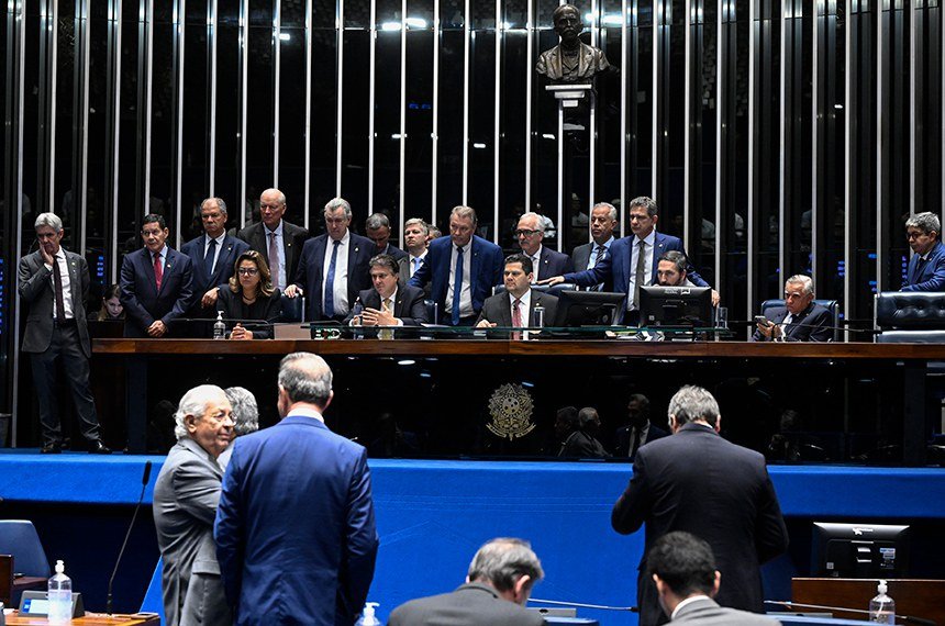 Presença feminina no Congresso atinge recorde histórico, mas igualdade ainda é distante