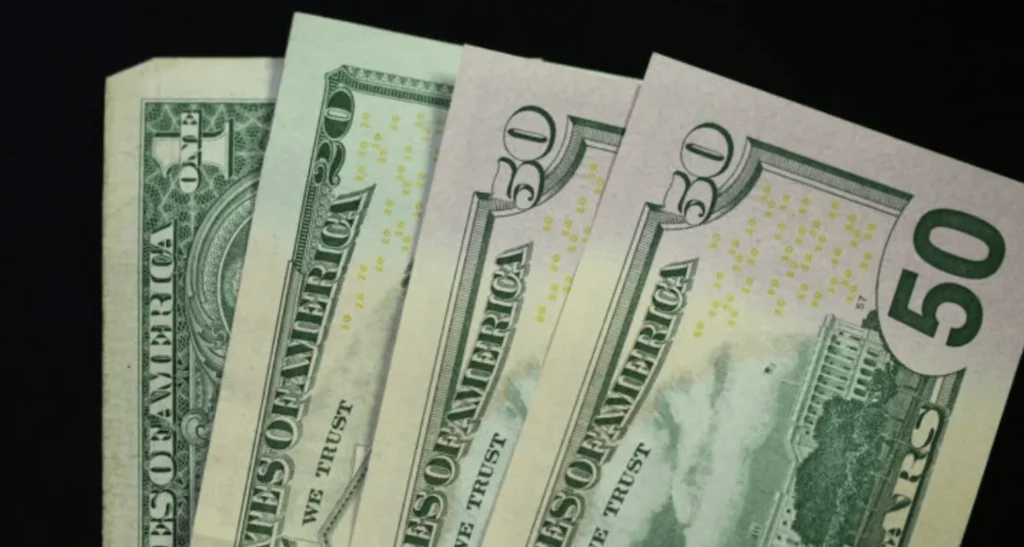 Reeleição de Lula provoca alta de 12,52% no dólar, que atinge R$ 5,60