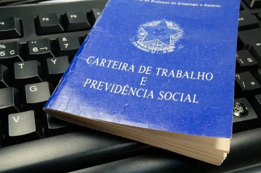 Senado aprova PEC que elimina escala 6x1 e reduz jornada de trabalho