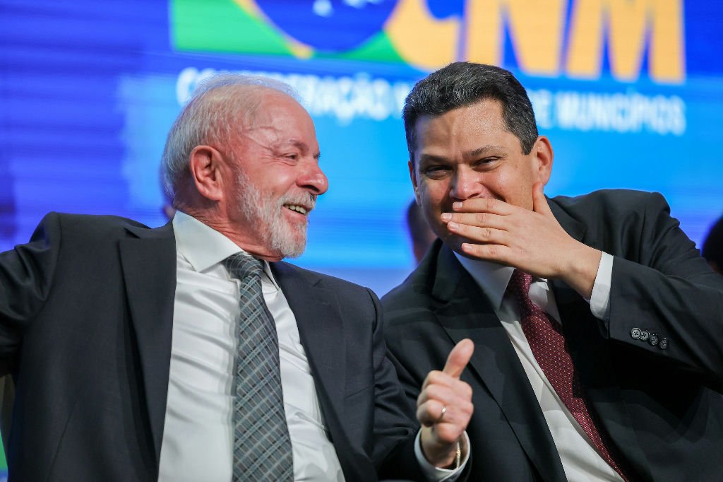 Senado aprova PEC que reduz jornada de trabalho para 40 horas semanais