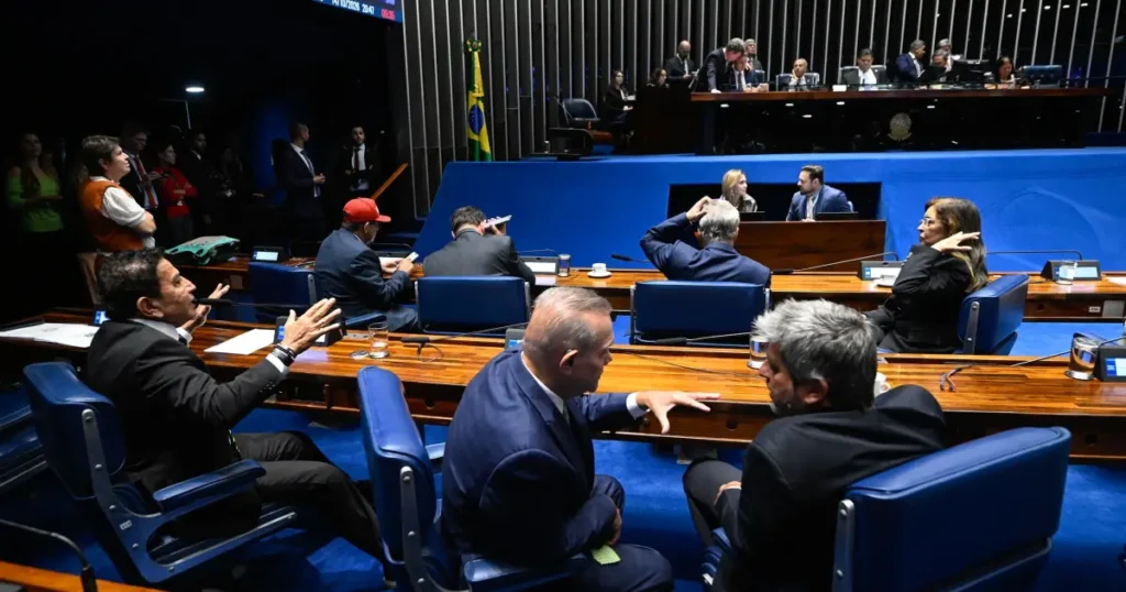Senado aprova redução da jornada de trabalho para 40 horas semanais